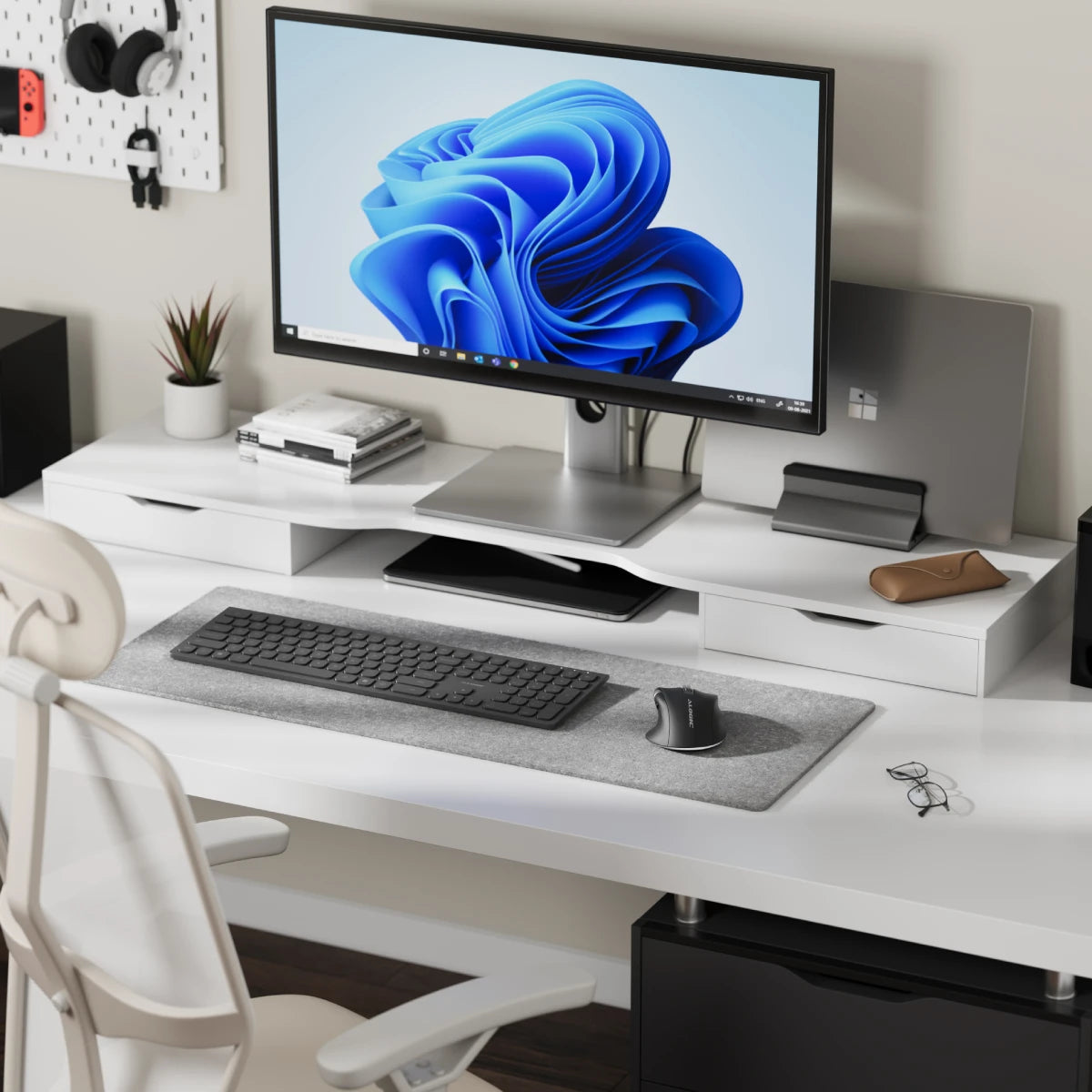 Apex Wireless USB-C Rechargeable 7 Keys Programmable Mouse - White