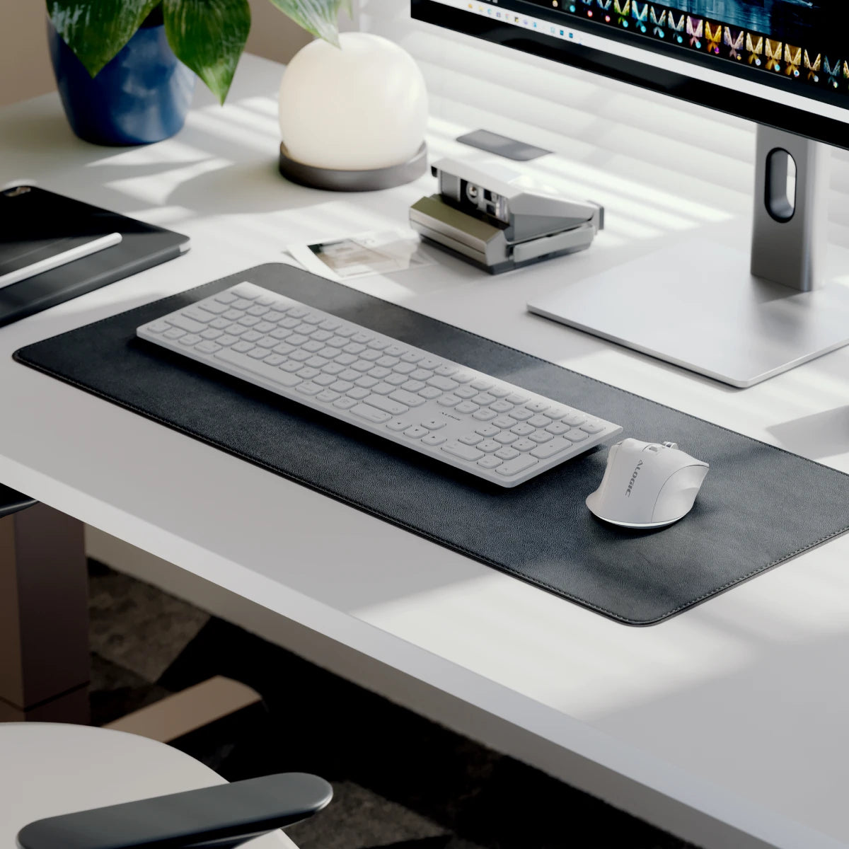 Apex Wireless USB-C Rechargeable 7 Keys Programmable Mouse - White