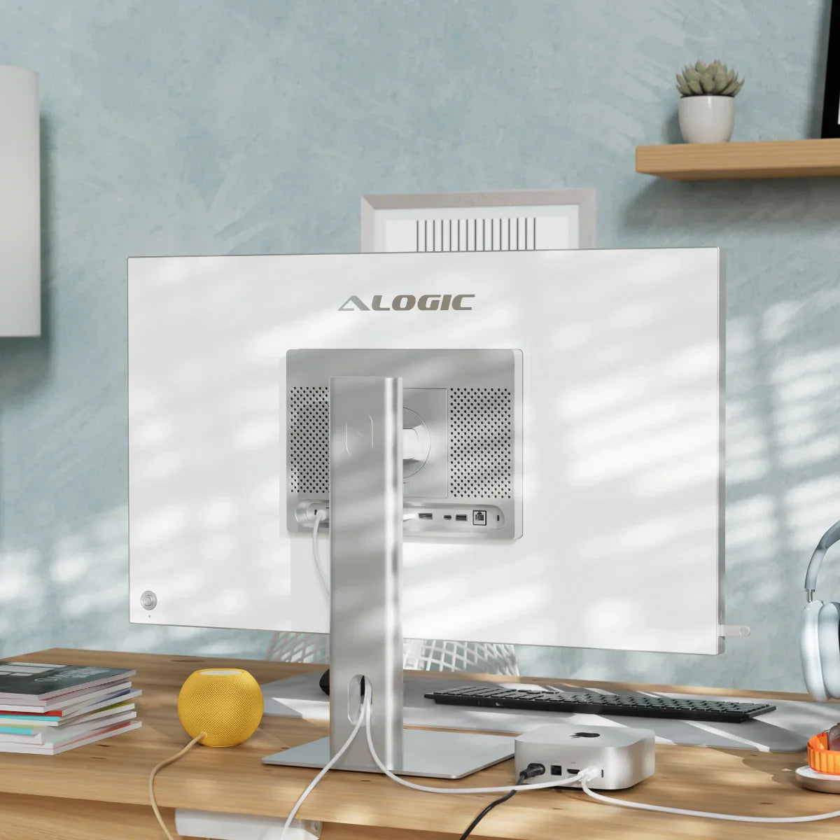 Aspekt 32” 4K UHD Docking Monitor with 145W USB Charging