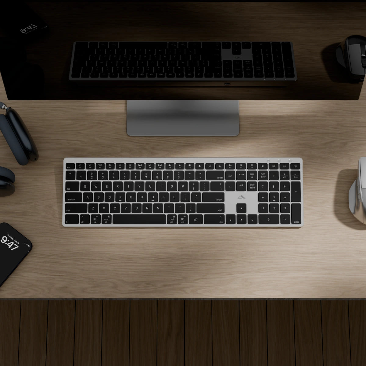 백라이트가 포함된 Hush 풀 사이즈 USB-C 충전식 무선 키보드